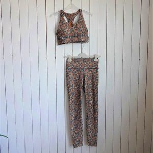 NWOT Multicolor abstract floral yoga set
